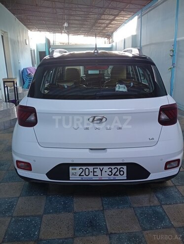 Hyundai Venue-3
