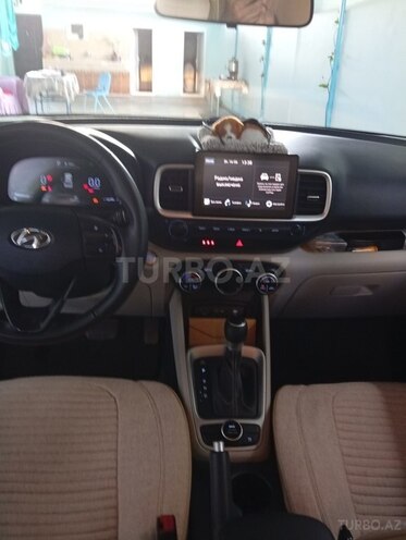 Hyundai Venue-4