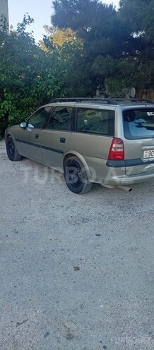 Opel Vectra-4