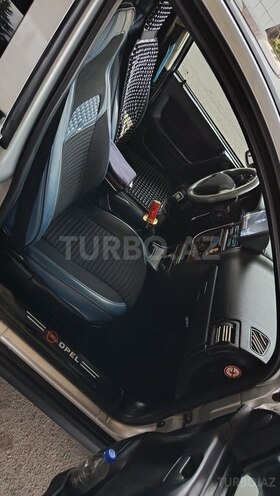 Opel Astra-11