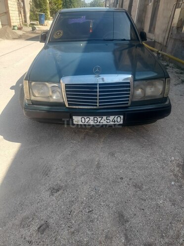 Mercedes 200 D-1