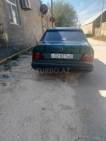 Mercedes 200 D-7