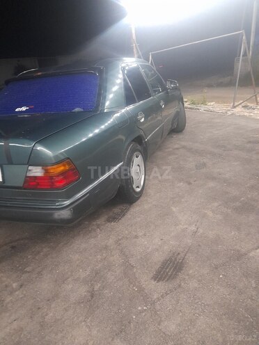 Mercedes 200 D-9