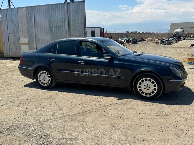 Mercedes E 220-2