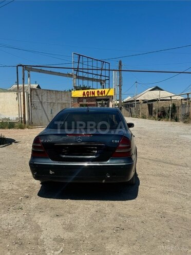 Mercedes E 220-4