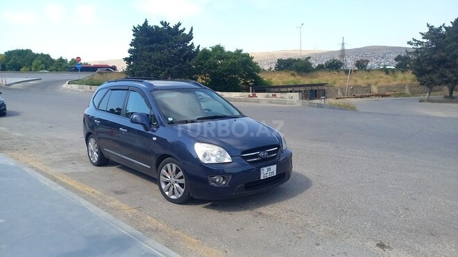 Kia Carens-1