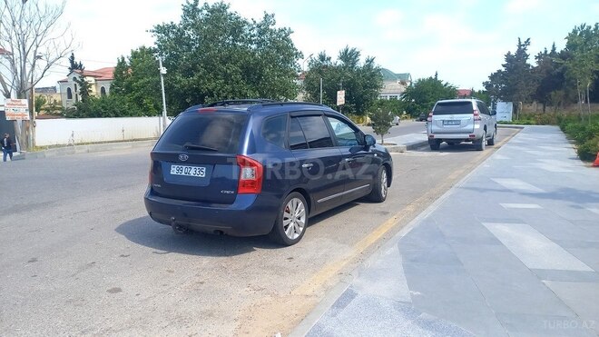 Kia Carens-2