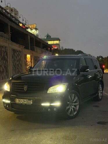 Infiniti QX80-5