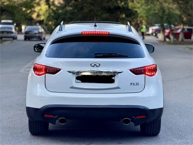 Infiniti FX35-12