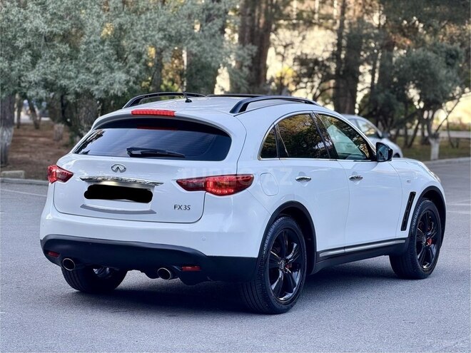 Infiniti FX35-11