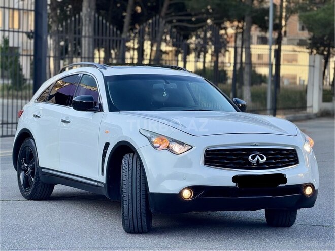 Infiniti FX35-13