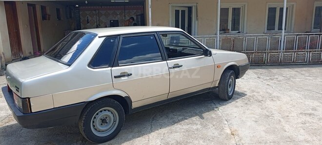 LADA (VAZ) 21099-8