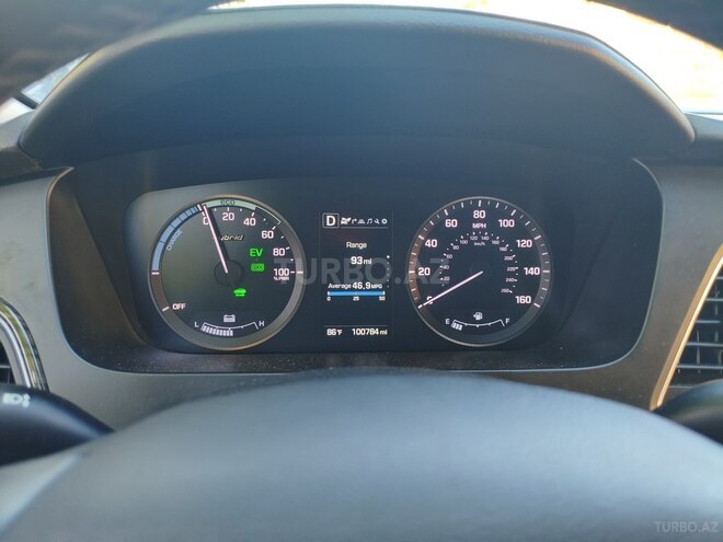Hyundai Sonata-14