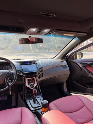 Hyundai Elantra-8