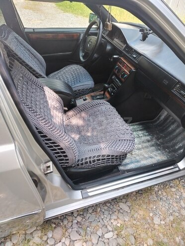 Mercedes E 200-10