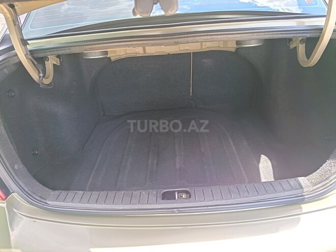 Hyundai Accent-17
