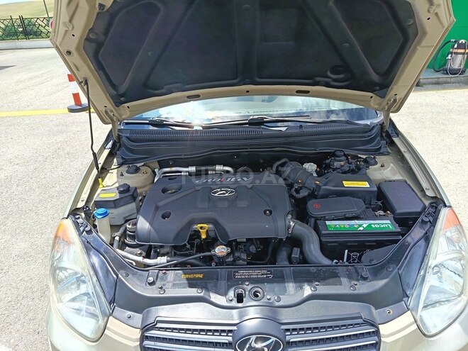 Hyundai Accent-18