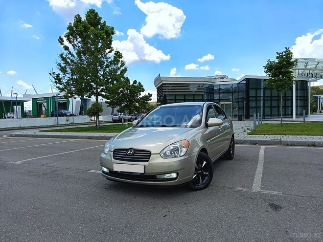 Hyundai Accent-13