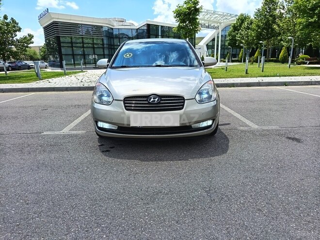 Hyundai Accent-1
