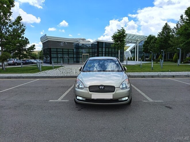 Hyundai Accent-10