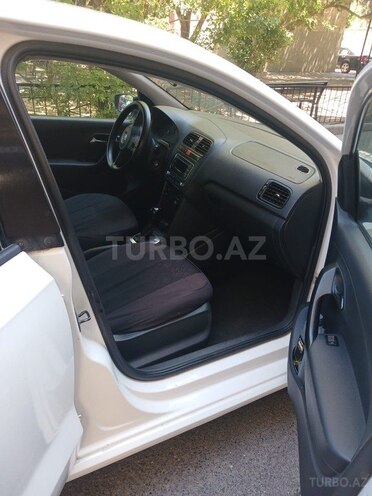 Volkswagen Polo-6