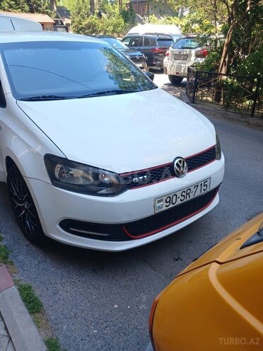 Volkswagen Polo-1
