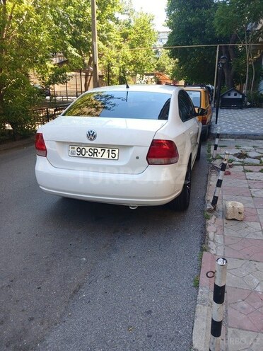 Volkswagen Polo-2