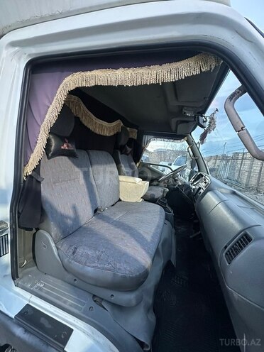 Mitsubishi Canter-13