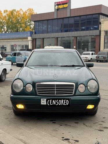Mercedes E 200-10