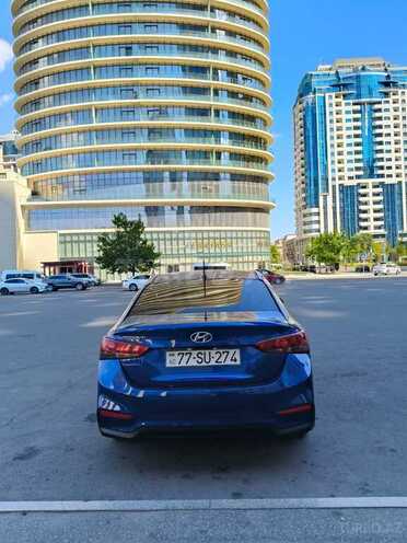 Hyundai Accent-5
