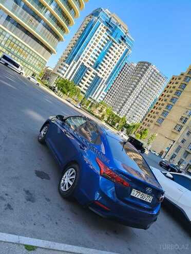 Hyundai Accent-11