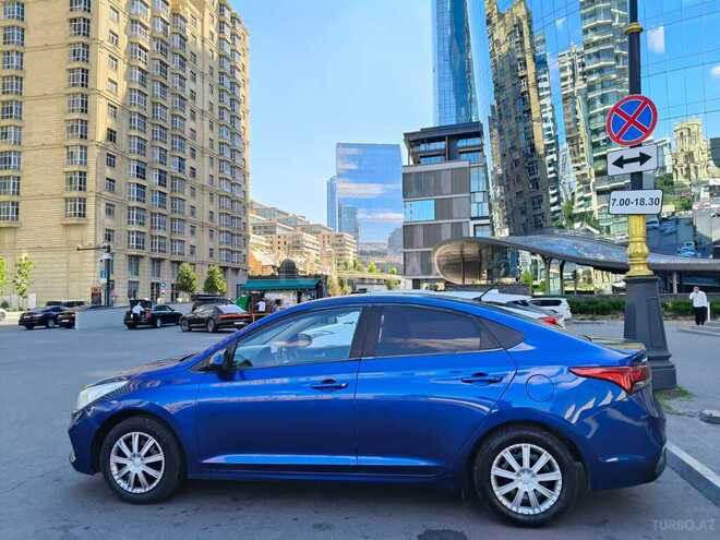 Hyundai Accent-7