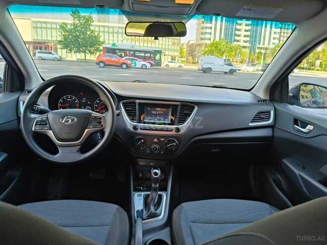 Hyundai Accent-2