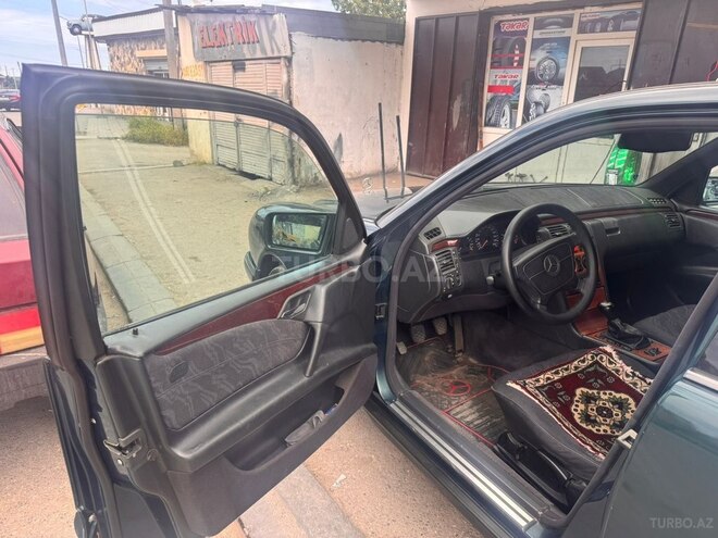 Mercedes E 200-5