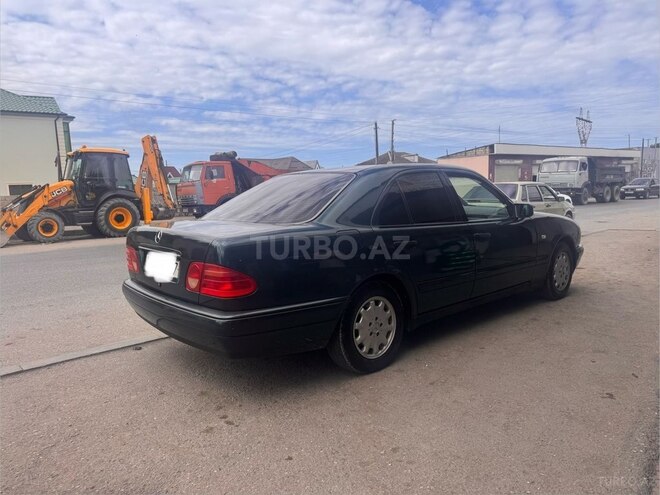 Mercedes E 200-3