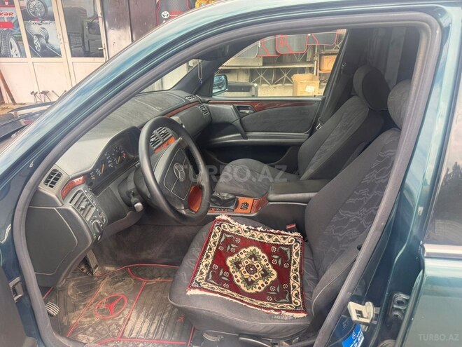 Mercedes E 200-6