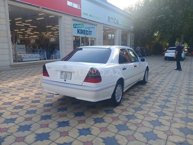 Mercedes C 200-4