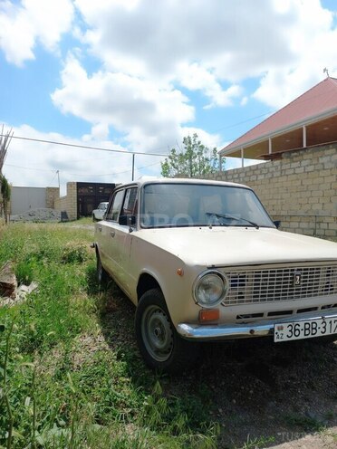 LADA (VAZ) 21011-1