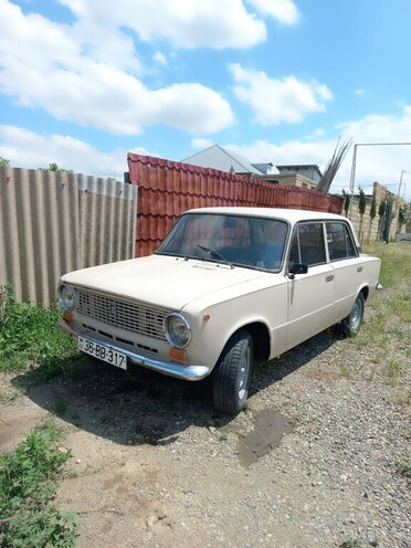 LADA (VAZ) 21011-2