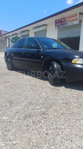 Audi A4-3