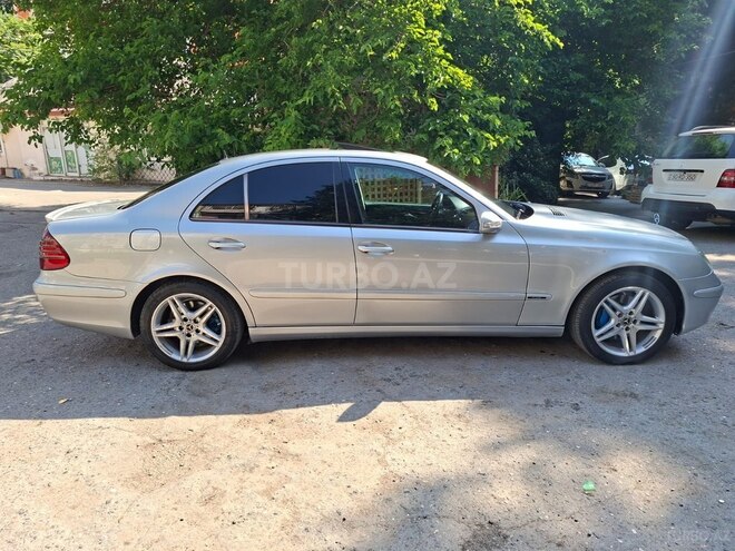 Mercedes E 320-4