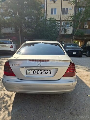 Mercedes E 320-3