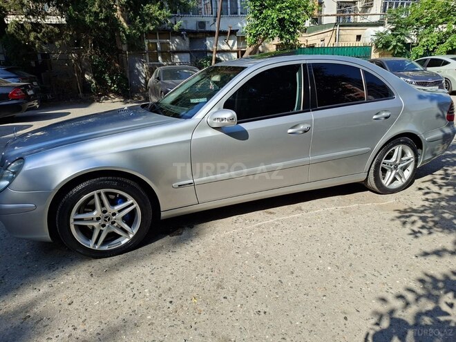 Mercedes E 320-2