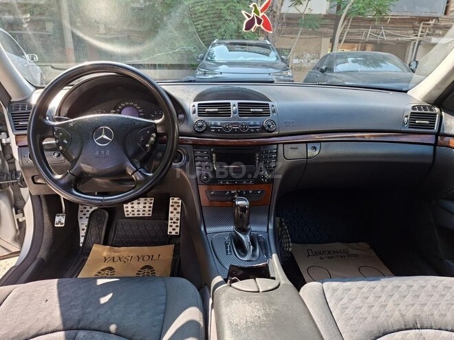 Mercedes E 320-9