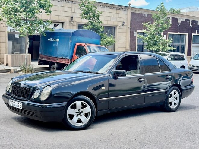 Mercedes E 290-2