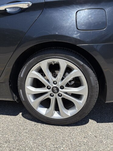 Hyundai Sonata-5
