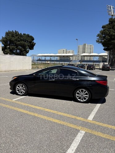 Hyundai Sonata-12