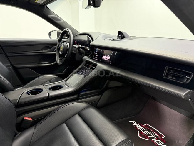 Porsche Taycan GTS-19