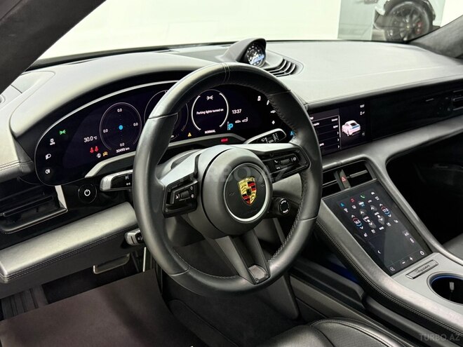 Porsche Taycan GTS-11