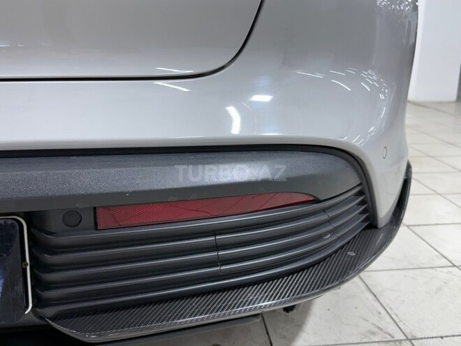 Porsche Taycan GTS-7